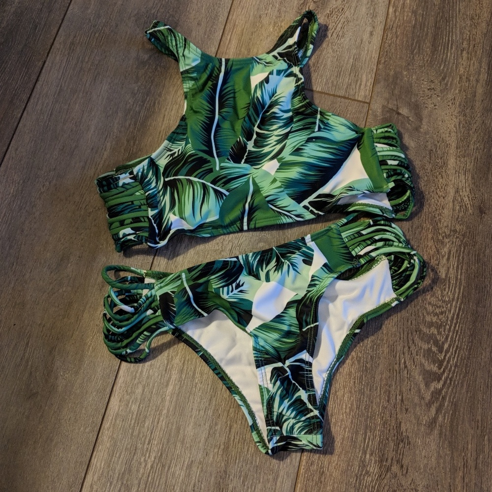 Last One! Tropical leaf bikini high neck swim - Picture 4 of 4